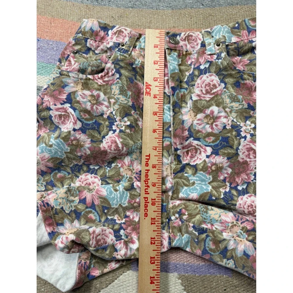 Vintage 90s Floral High Waisted Shorts Cottagecore Garden Print